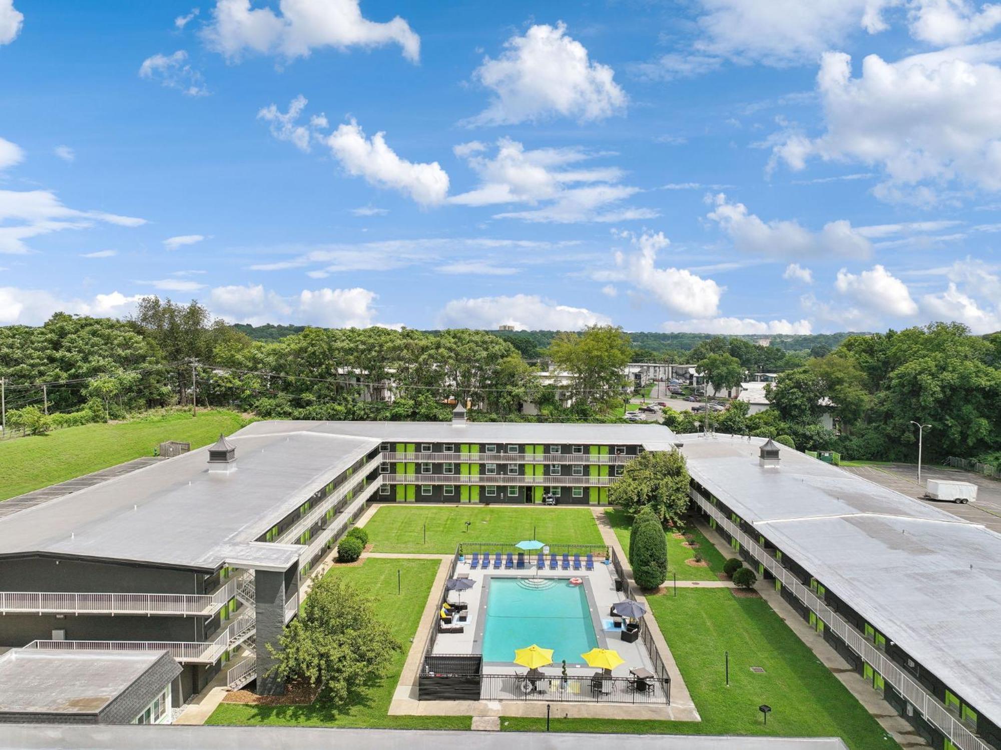 ฮิลล์ไซด์ ครอสซิ่ง แนชวิลล์ อะ รามาดา บาย วินด์แฮม Hotel ภายนอก รูปภาพ